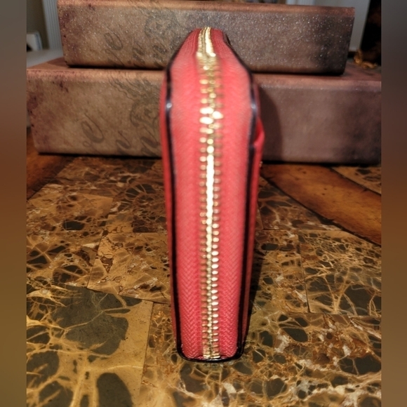 Kate Spade long zip around wallet - Picture 4 of 9